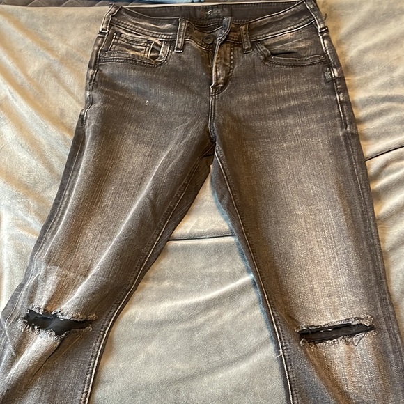 Silver - Picture 3 of 3